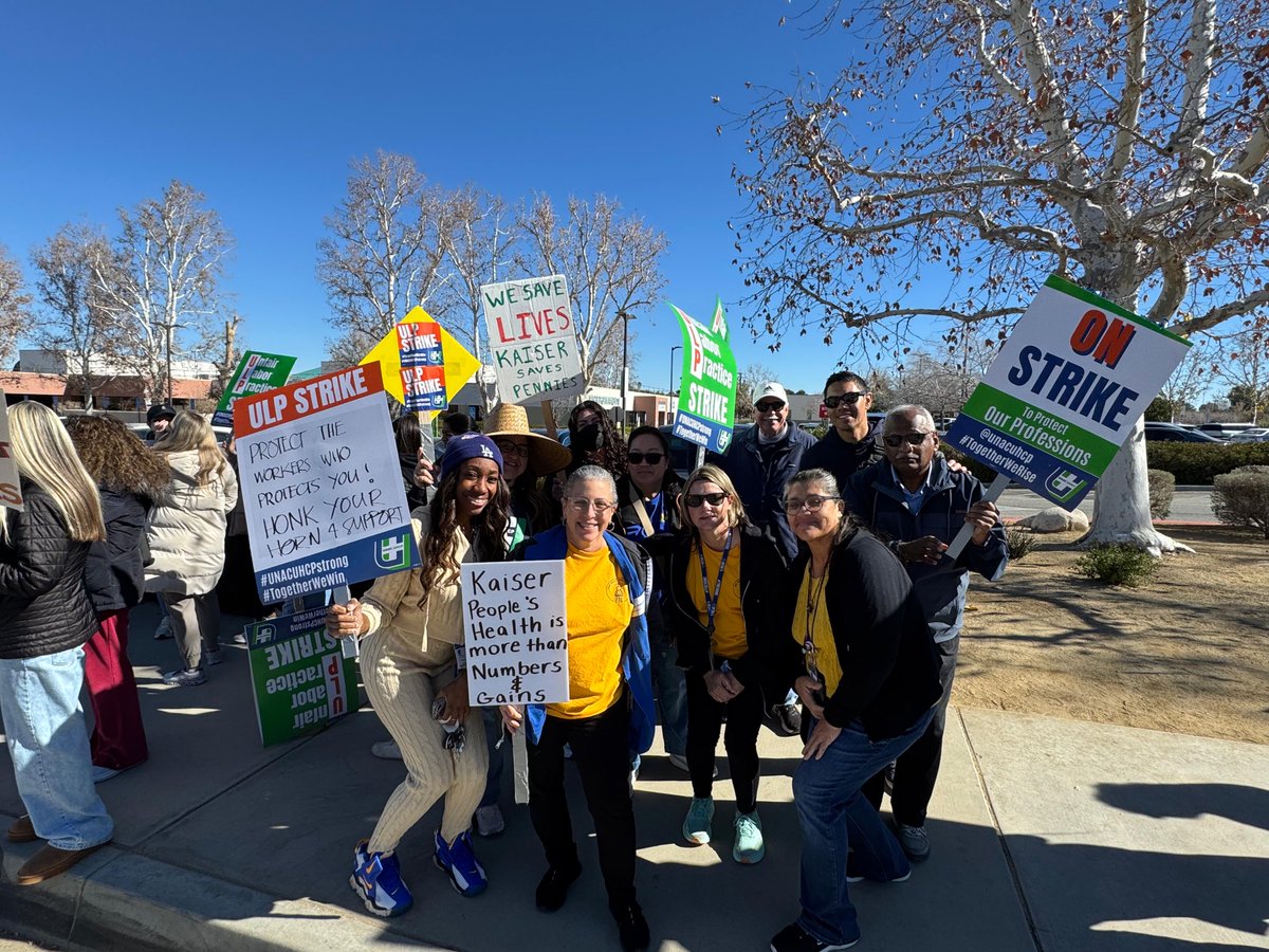 UFCW770's tweet image. 🚨 TOMORROW 7AM 🚨

Mon, Feb 9: 3,000+ UFCW pharmacy &amp;amp; lab workers across SoCal &amp;amp; Bakersfield begin a ULP strike at Kaiser.

Community support matters. Join the line and stand with healthcare workers.

More info: ufcw770.org/kpstrike

#OneAlliance #MemberPower #ULPStrike #1u