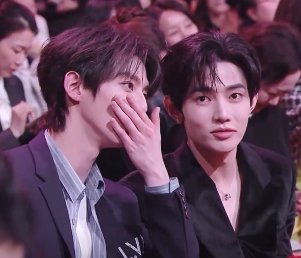 zghaosolo's tweet image. met for the first time during weibo night on feb 5 -&amp;gt; lai weiming went to korea -&amp;gt; they hung out again on feb 8 these cuties