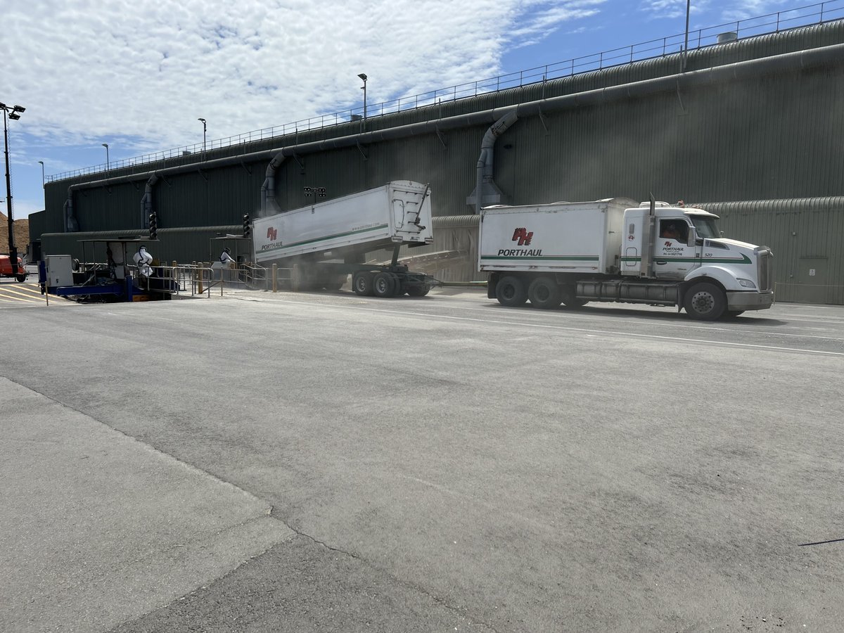 ADMaustralia's tweet photo. Beans in, beans out! 

A quick turnaround into and out of ADM's Portland export shed for a Feb bulky - via the Port of Portland. https://t.co/xQS4vc0eUK