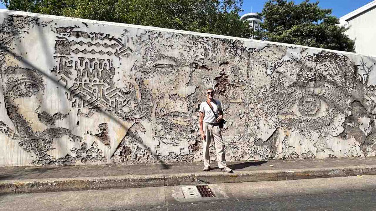 LoveandRoad's tweet photo. I did a free walking tour in #Bangkok, and it was honestly one of the best ways I’ve experienced the city.

Bangrak, street art, hidden alleys, local history — and yes, it’s really free.

Here’s what a free walking tour in Bangkok is like 
👇🔗
https://t.co/R7aSkQfnoh

#Thailand https://t.co/lptlhj0MD8