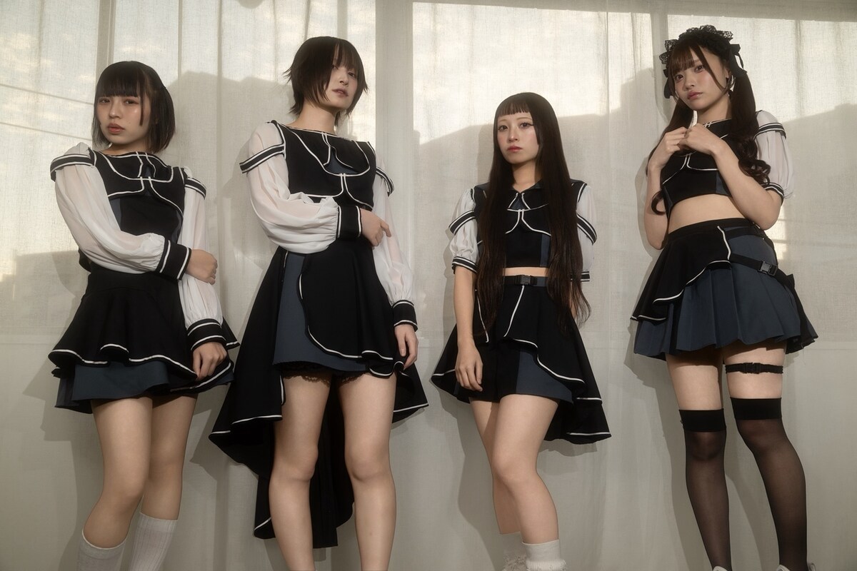 natalie_mu's tweet photo. 【30曲入り】NARASAKIプロデュースアイドル・集団
1stアルバム「大風呂敷」発売

怒涛ブラストビート、重厚サウンドを限界まで収録
https://t.co/KuvEgVpoJ1 https://t.co/vTfPotV7zL
