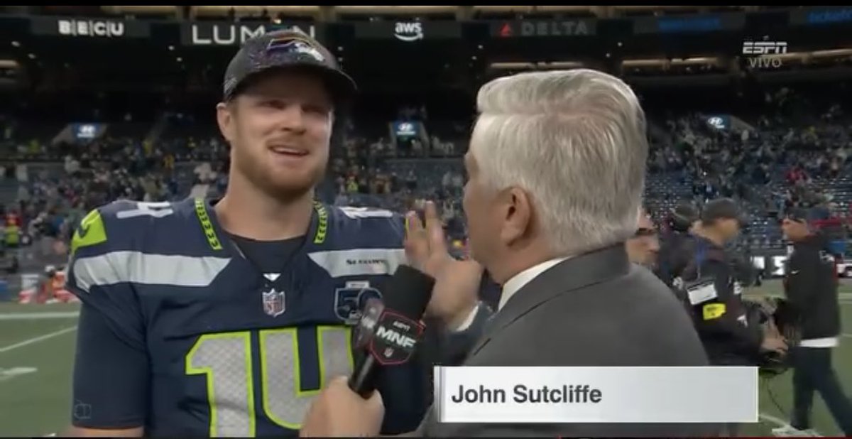 Con el ganador de esta noche, congrats on your superbowl win, como describirías estas últimas semanas con tantas sorpresas donde se va Fidalgo, el búfalo y Maximin y llegan algunos brasileños. How would you describe these past few days in which Fidalgo and Maximin and even the