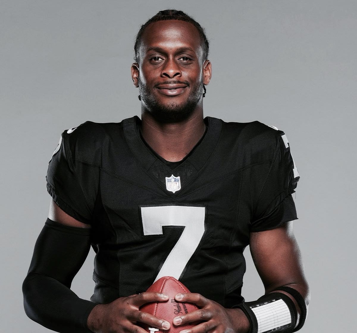 Geno Smith is so bad that the team he left immediately won the Super Bowl while the team he joined now has the #1 overall pick in the draft