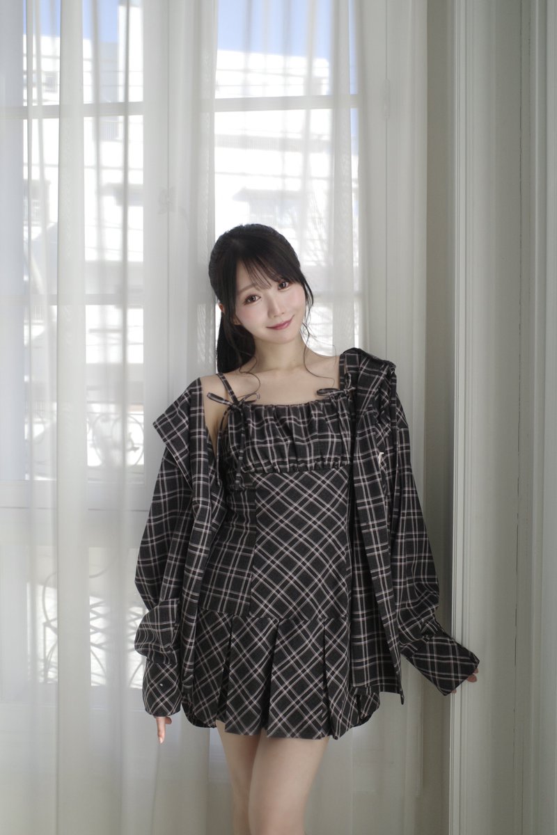 推しカラーカーデとこちら💁🏻‍♀️💕 今日の20時から発売です₍ᐢ. ̫