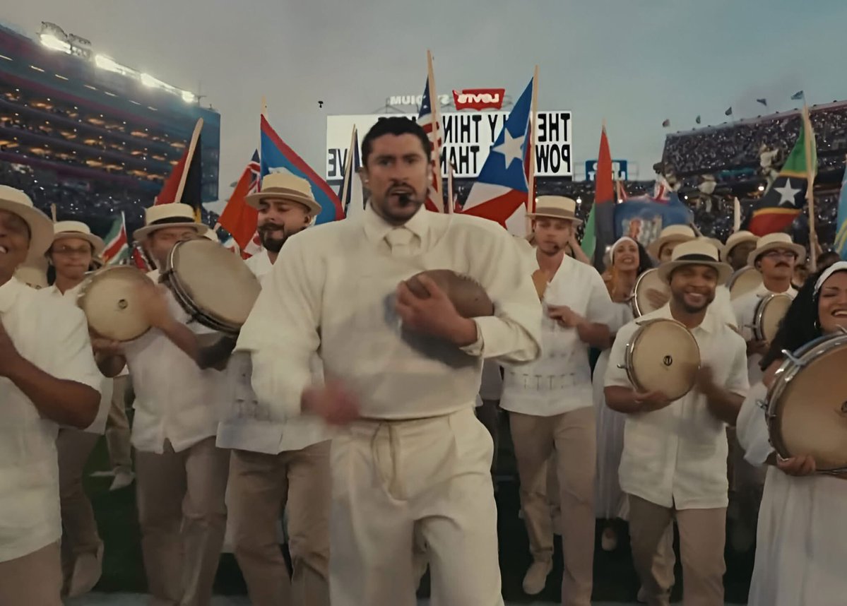 Bad Bunny haciendo en 15 minutos más que la ONU en 30 años 🐶