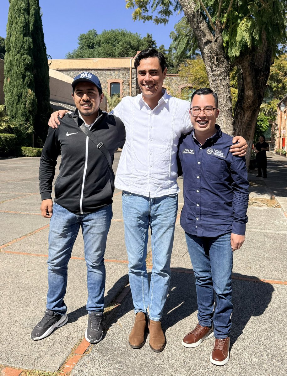 cdmpanchigna's tweet photo. Un encuentro estratégico encabezado por @marioriestra, Presidente Estatal del PAN; @GenovevaHuerta, Secretaria Estatal y Diputada Federal; Juan Carlos Martínez Terrazas, Secretario Nacional de Fortalecimiento Interno del CEN; y @PaulinaRubioFdz, Diputada Federal. https://t.co/SaCxZjT6u0