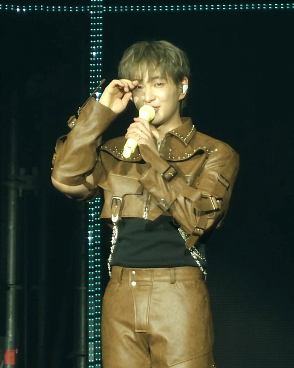 ConnieYau10's tweet image. Lovely Jinki 🥰

20260131 (Day 1)

🎤2025-26 ONEW WORLD TOUR [ONEW THE LIVE : PERCENT (%)] ENCORE CONCERT

#온유 #ONEW #ONEWTHELIVE #PERCENT #ONEW_THE_LIVE_PERCENT #온유더라이브 #온유더라이브퍼센트 #온유콘서트