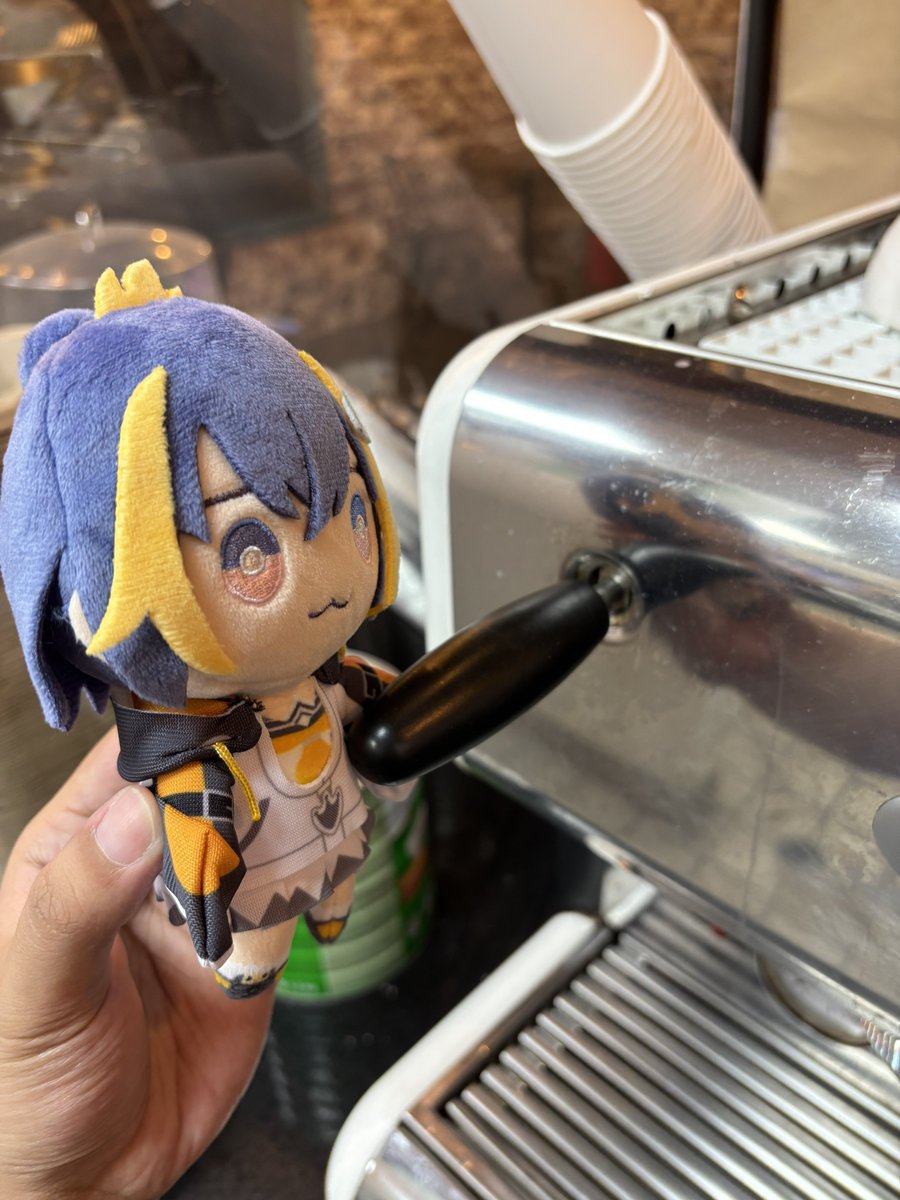 akiyamzu's tweet image. getting paid to talk about yaoi and take oshi pics #hellsyes