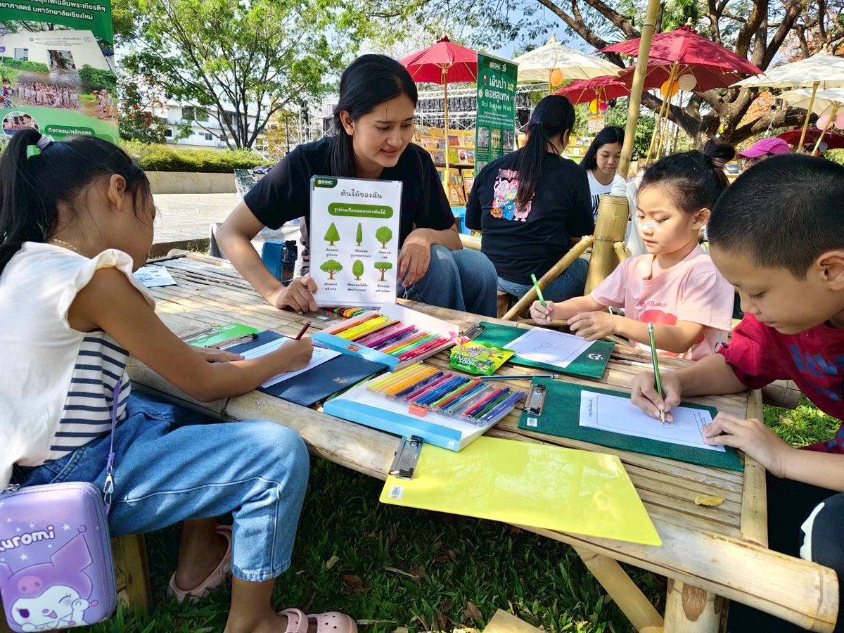 ขอบคุณน้อง ๆ และผู้ปกครอง 
ที่มาร่วมกิจกรรม "ต้นไม้ของฉัน"

ภาพบรรยากาศ 📗✏️🌳
งานมหกรรมนิทานสร้างเมือง ครั้งที่ 6 
“Bookstart: หนังสือ-นิทาน คือ จุดเริ่มต้น”
เมื่อวันเสาร์ที่ 31 มกราคม 2569
ณ สวนสาธารณะสถานีรถไฟเชียงใหม่
#DSNC #นิทานสร้างเมือง #เชียงใหม่