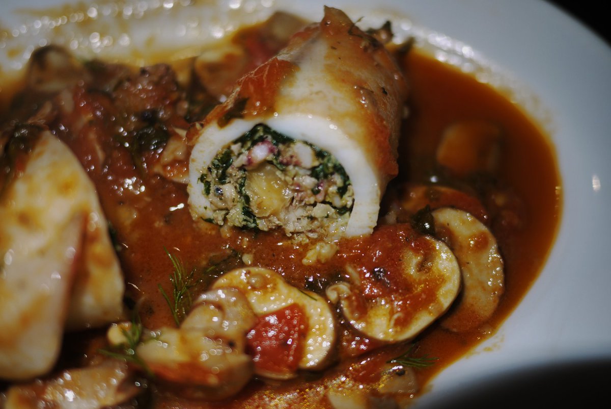sam3636's tweet photo. イカの詰め物トマトソース
Stuffed squid with tomato sauce
#イカ　#squid https://t.co/fxn67GpOL8