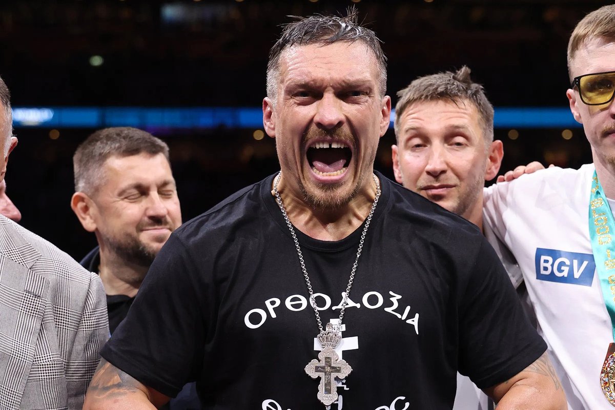 abracetradicao's tweet image. Oleksandr Usyk, campeão ucraniano de boxe, declarou publicamente: “Meu Senhor é Jesus Cristo” após uma de suas vitórias na Arábia Saudita, país onde é proibido expressar a fé cristã.