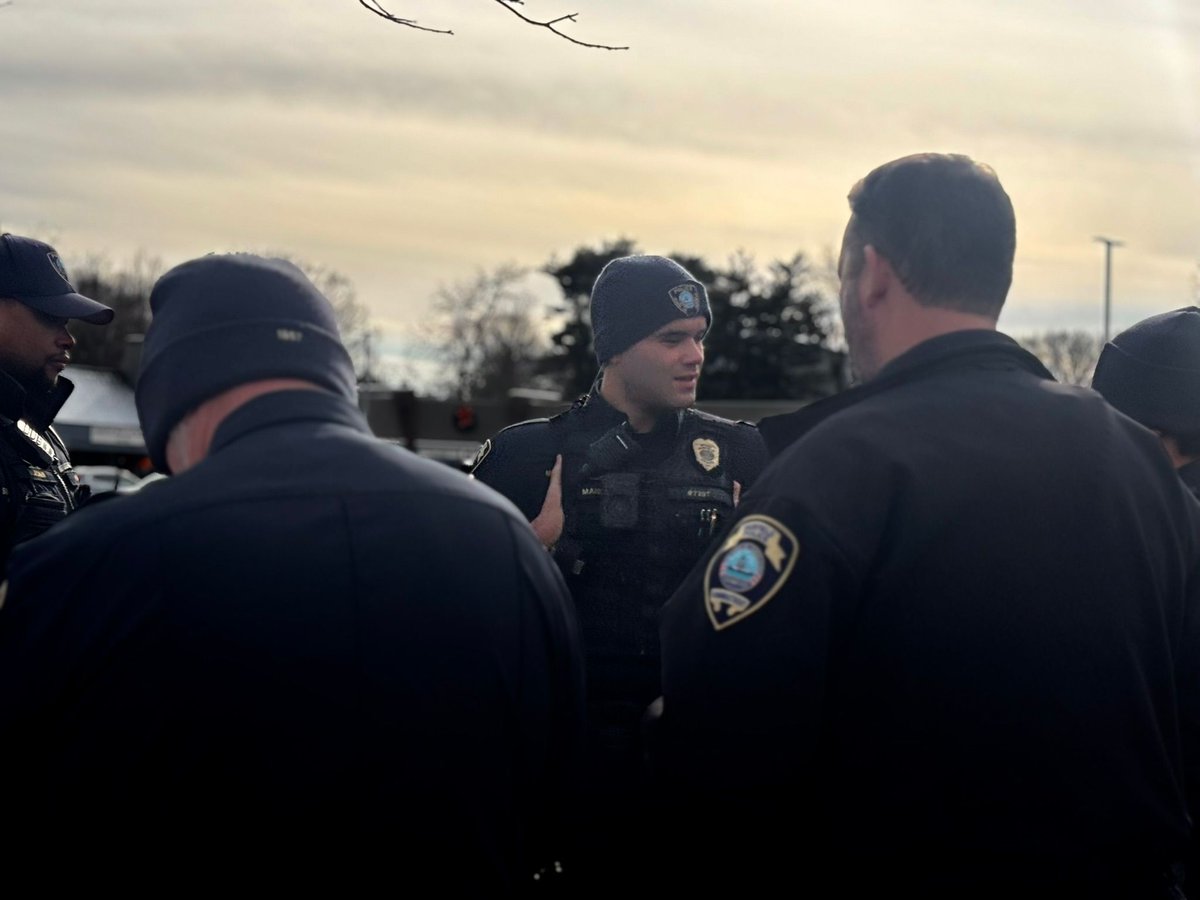 FPDCT's tweet image. FPD detectives do more than follow up on cases. They monitor radio traffic and assist patrol officers in real time, helping guide investigations from the start. This teamwork strengthens cases and improves outcomes. 

#KeepFairfieldSafe #FairfieldPolice #PoliceOperations