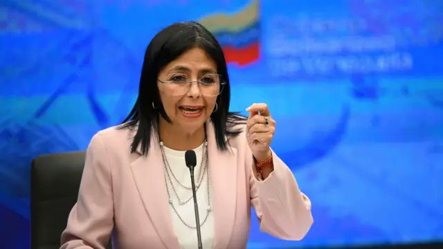 sinCensuraVNZL's tweet photo. URGENTE 🚨 Diosdado cabello es el sospechoso de la nueva captura de Juan Pablo  para tenerlo como rehén porque delcy entrego a Diosdado y el quiere dañar los planes de estados unidos y delcy  se viene el fin de Diosdado 🇺🇸🇻🇪 https://t.co/tIEdFvABYc