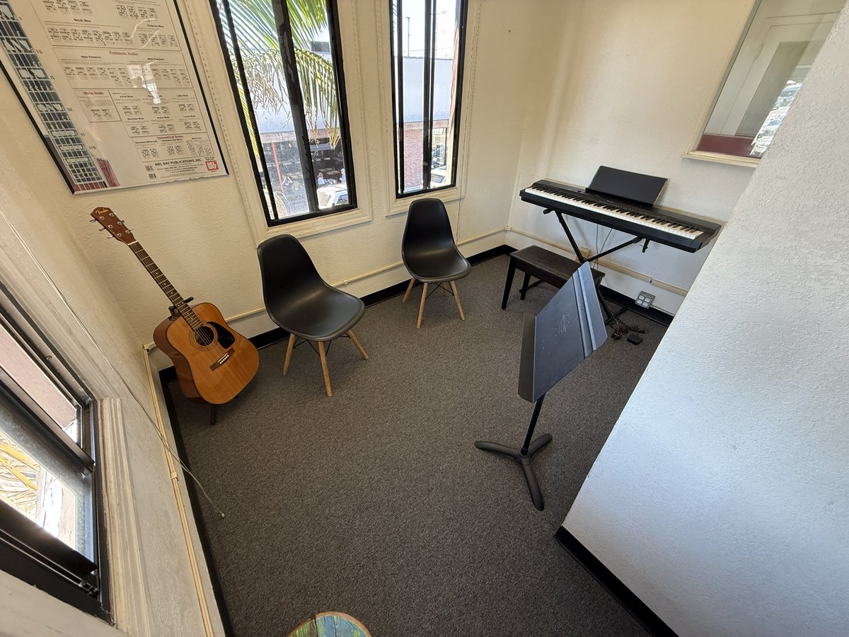 BelmontLessons's tweet photo. We just got new carpet!!   😎   Studio is looking clean.    Come in and learn how to play with one of our amazing music instructors.   We teach all ages.  #musiclessons #guitarlessons #pianolessons @BelmontShoreLBC @LongBeachCity https://t.co/ptyVQV3qr1 #inspire https://t.co/v5L4B0IzcL