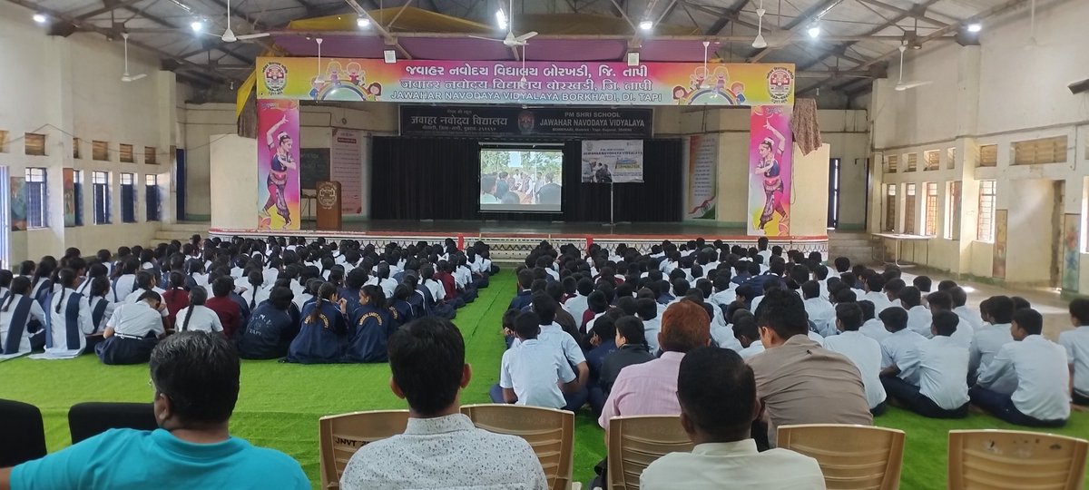 TapiJnv's tweet photo. Pariksha Pe Charcha 2026 being broadcast live at PM SHRI SCHOOL JNV TAPI https://t.co/duBRH0ghoX