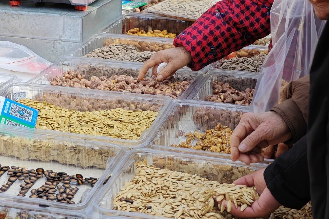 luweixing2's tweet image. 过年的仪式感，从办年货赶大集开始！
#becomingChinese 
#DailyHabits 
#ChineseLifestyle