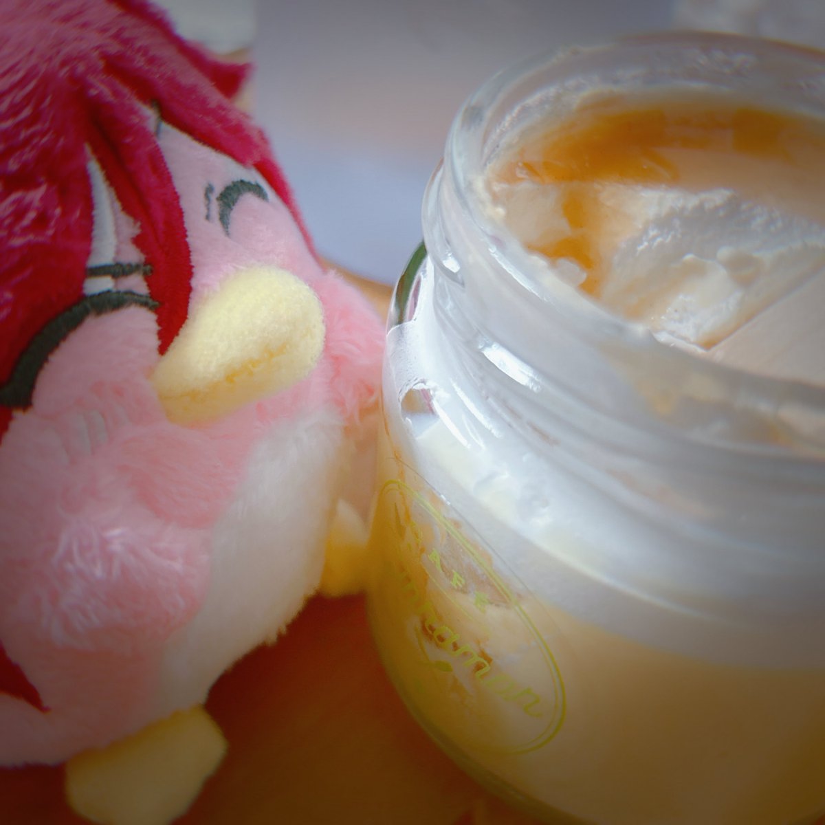 じつはですね・・・先日鑑賞会の前に念願のSw⚡️tchプリンを手に入れていただいてて😭嬉しすぎて鳥肌たった　そして深夜２時になつペンちゃんと内緒で食べた図