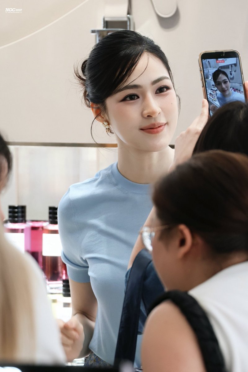 00kwongNGC2237's tweet image. 🥰

LING DIOR BEAUTY BOUTIQUE 
#LinglingXDiorBeautyIconsiam
#DiorBeauty
#Linglingkwong #หลิงหลิงคอง