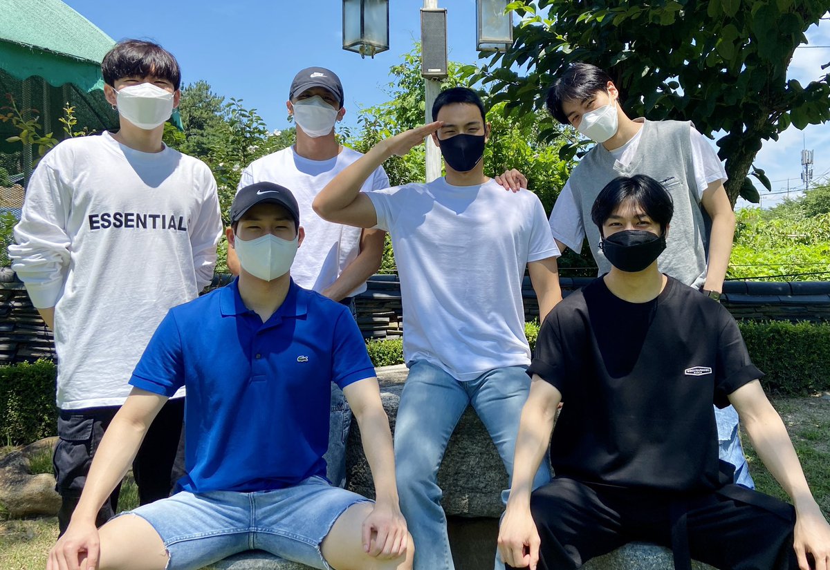 모네 tweet media