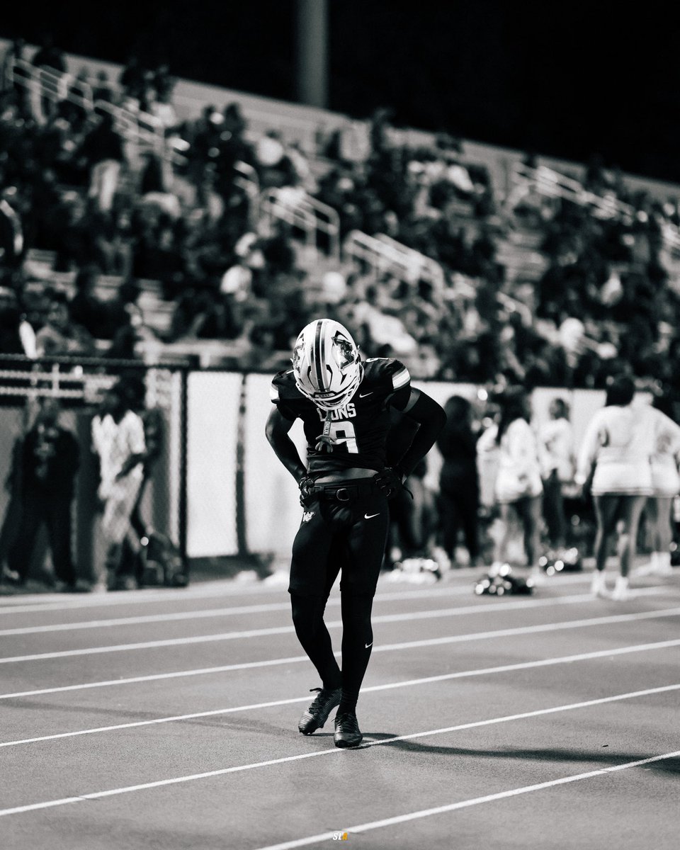 Royal Walker tweet media