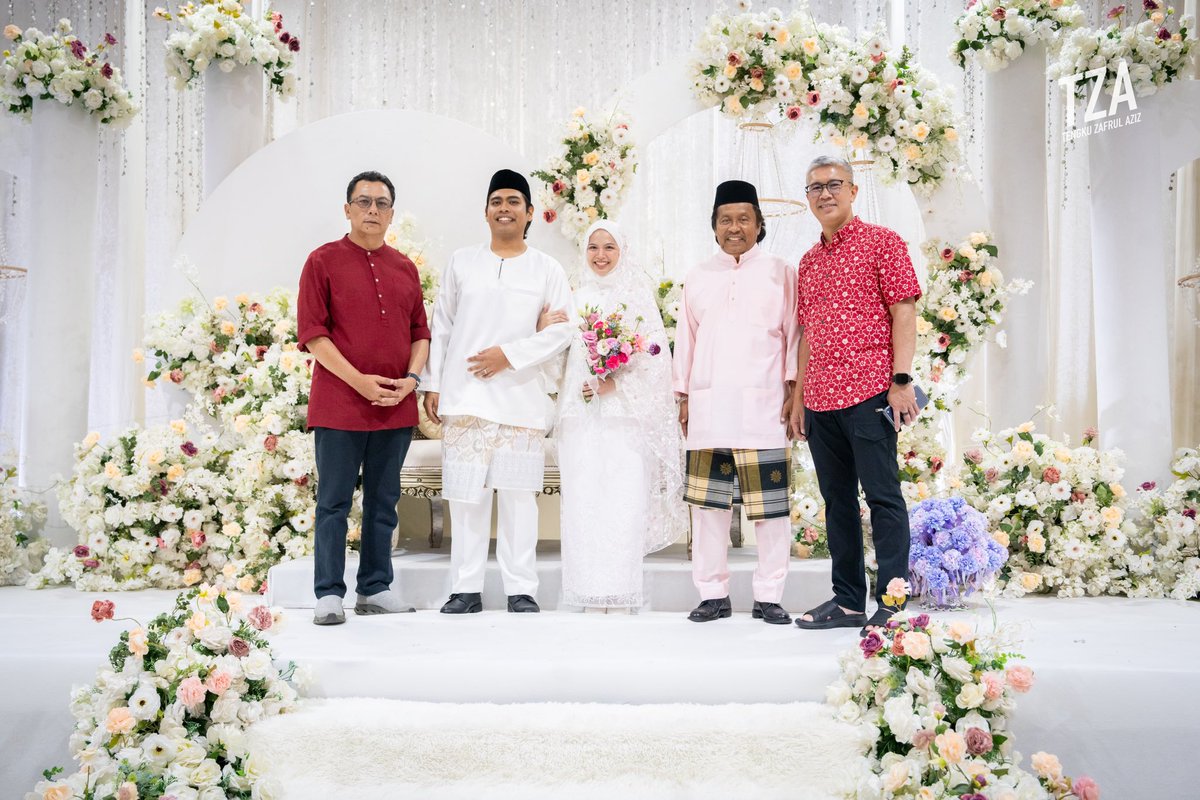 tzafrul_aziz's tweet image. Selamat Pengantin Baru, Norman &amp;amp; Kamila! 💐

Daripada senyuman bapa pengantin, jelas terpancar rasa bahagia dan syukur pada hari yang penuh makna ini.

Semoga rumahtangga yang dibina dilimpahi rahmat, sakinah dan kebahagiaan hingga ke anak cucu.

#TZA #Ampang #TillJannah