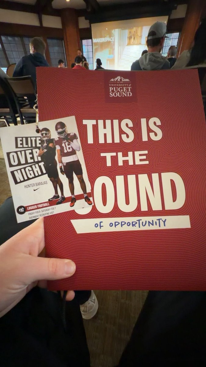 Thank you <a href="/jeffthomas4/">Jeff Thomas</a> <a href="/CoachCarskie/">David Carskie 🪓</a> for having me out this weekend I had a blast hanging out with the players! <a href="/KelsoFootball/">Kelso Hilander Football</a>