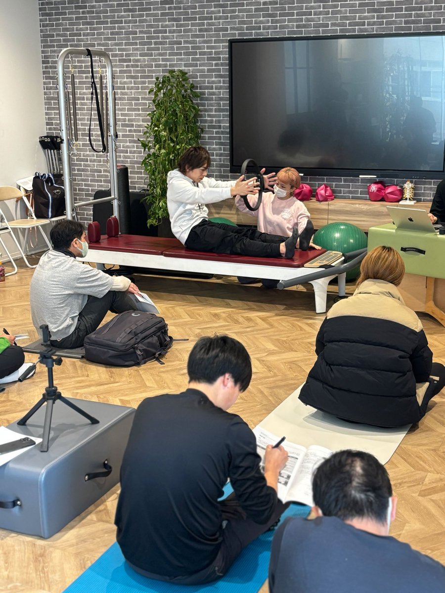 【Pilates Synthesis マットコースブラッシュアップのご報告】

先日、横浜開催のマットコースブラッシュアップが終了いたしました。ご参加いただいた皆さま、誠にありがとうございました。