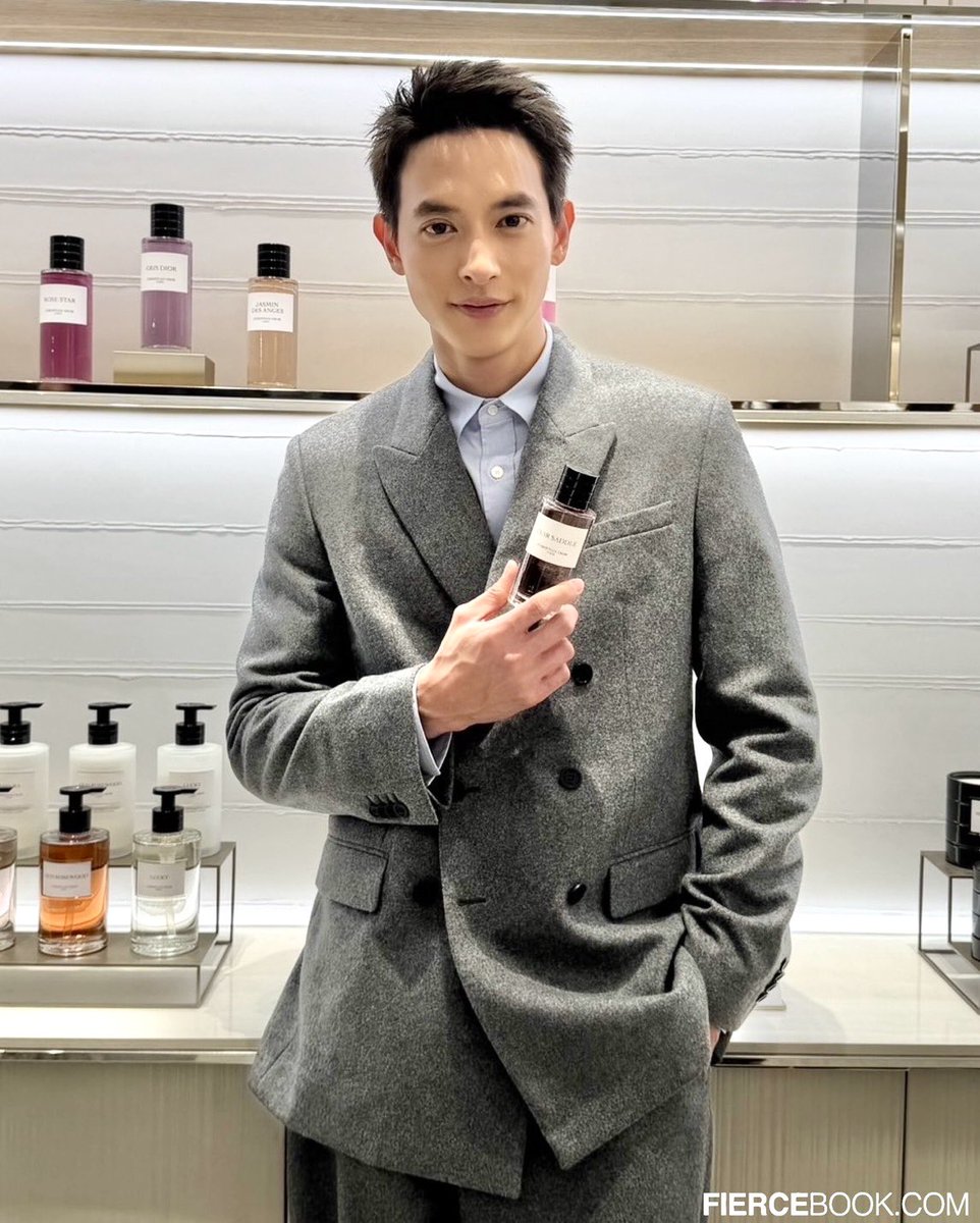 หล่อเป๊ะมาก ส่องลุค #เจมส์จิรายุ ในงานฉลองการเปิดบูติกแห่งใหม่ของ #DiorBeauty ณ Siam Takashimaya ชั้น M ที่ ICONSIAM 

#Fiercebook #Fiercelive #FiercelivebyJijie 
#jirayu_jj