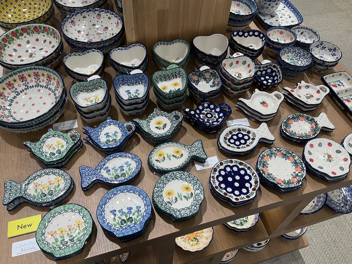 ミモザが咲く春の食卓🌼@阪急うめだ本店7階】 ふんわりと可憐なミモザ