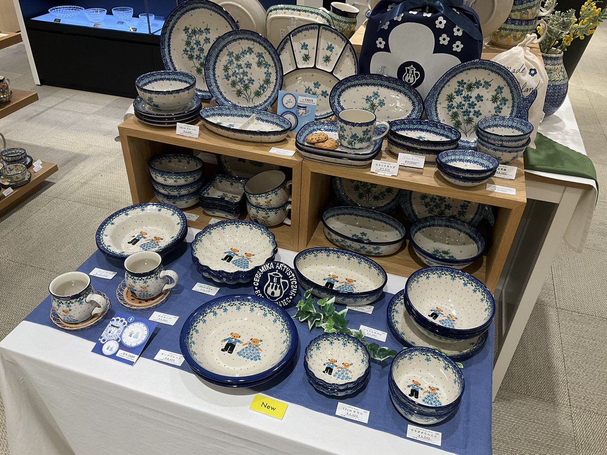 ミモザが咲く春の食卓🌼@阪急うめだ本店7階】 ふんわりと可憐なミモザ