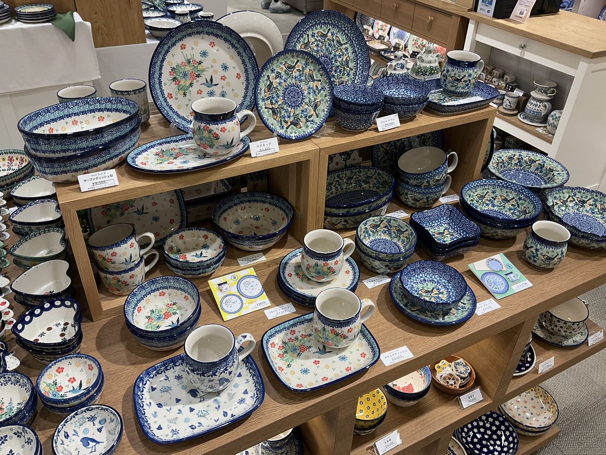 ミモザが咲く春の食卓🌼@阪急うめだ本店7階】 ふんわりと可憐なミモザ