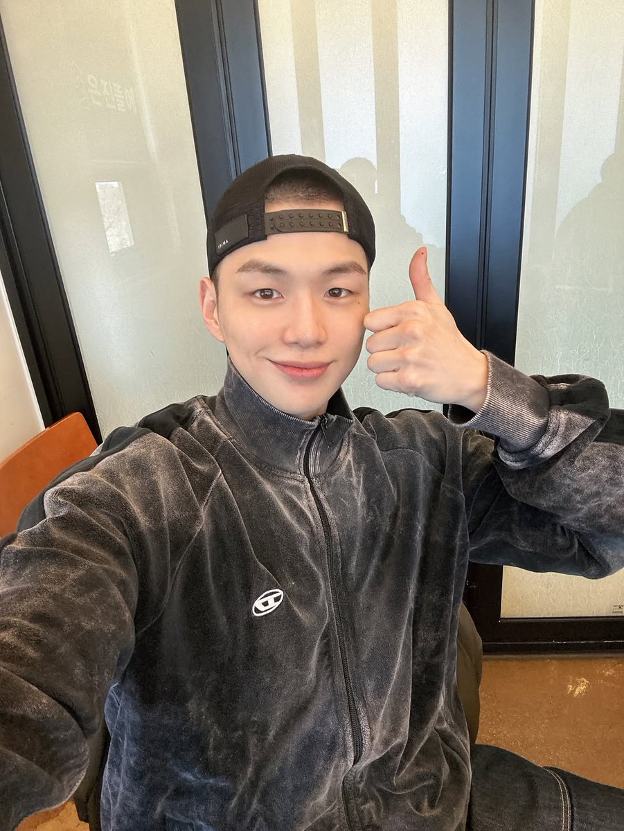 .<a href="/kd_officialx/">강다니엘(KANGDANIEL)</a> has enlisted in the military on Feb. 9, beginning his service as an active-duty soldier. According to his agency, no send-off event was held, and he will serve in the Army after completing basic training, with fans asked to refrain from visiting for safety reasons.