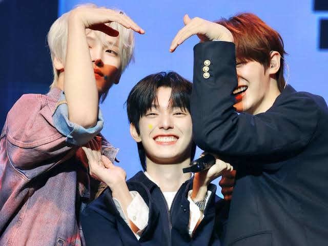 FNCboysvoting's tweet image. RT DEAL for #HANURIZ
UPICK. Best Idol Chemistry 

20,000 💙

👉 follow @kpopidolvote &amp;amp; @Yee_Nnifer
👉 200 RTs &amp;amp; likes
👉 drop proof (200)

#HANURIZ #하누리즈 #장한음 #최립우 #강우진