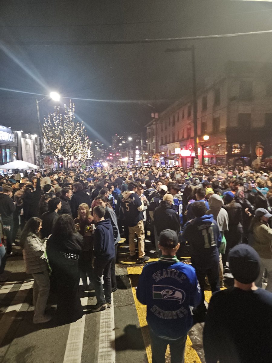 jewishethelcain's tweet image. I will die for my city seattle