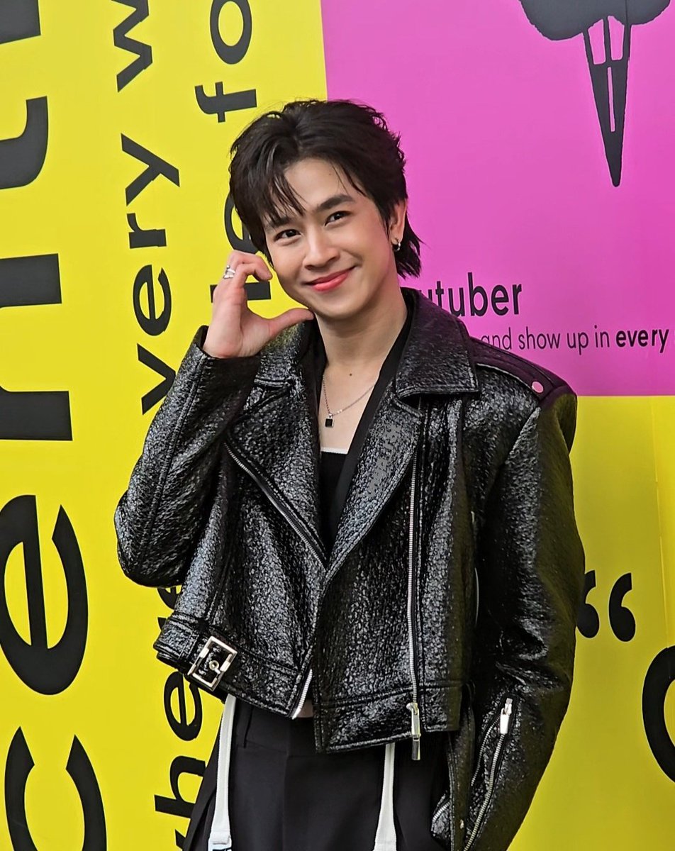 ครึ่งใจกะรอยยิ้มหวานๆ ช่วยชะโลมจิตใจได้เยอะเลย..❤️❤️
#เจ้าแก้มก้อน #fluke_natouch