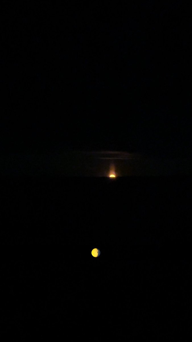 NoLuckOD's tweet photo. Night time Walleye beacon 🌔 https://t.co/9gUw3iRpCD