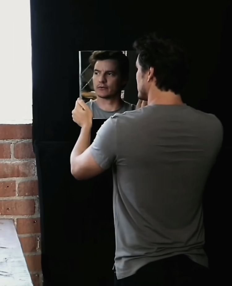 dailyppscal's tweet image. like we get it🙄🙄🙄 ur handsome 😐😐 fucking narcissist