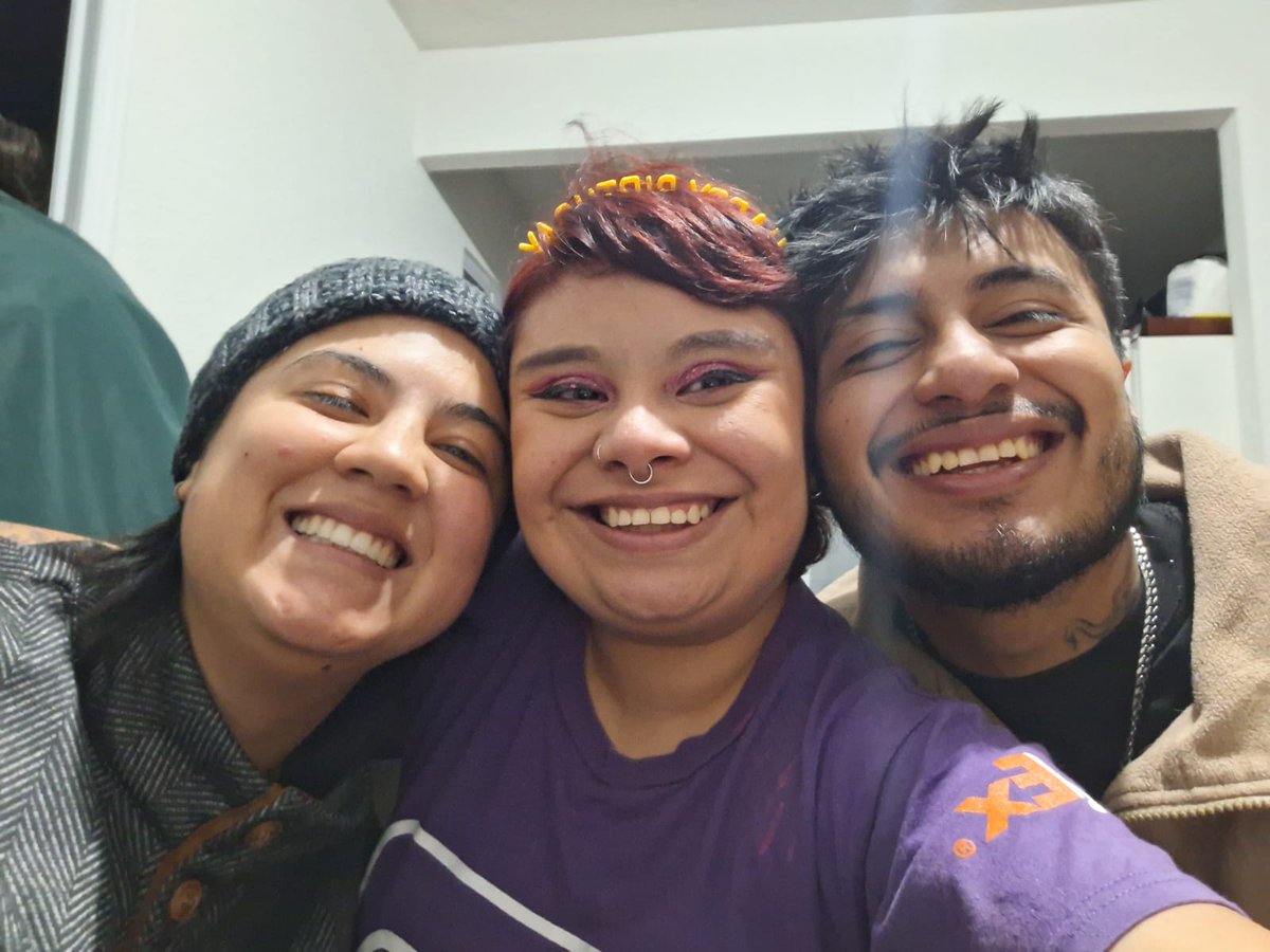 "espero y encontres personas que te quieran"

Yo: ya las tenía