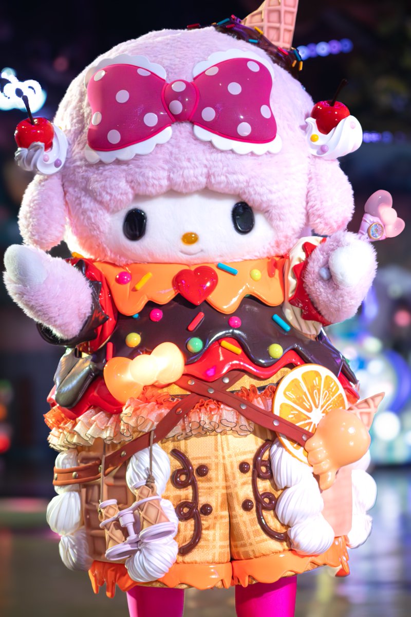 お口がvの字でかわいいクエワンピアノちゃん✨