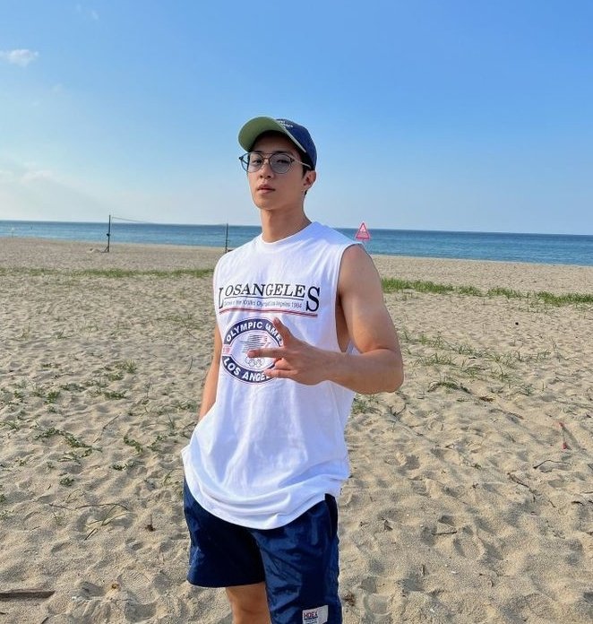 ⤷Yo voy a lugares con sol, y me siento en el infierno mismo. Agusto.

🏝️ ✈️