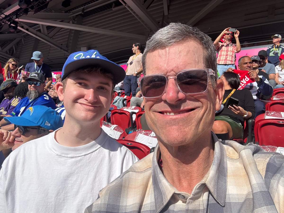 We’re excited to be here at the Super Bowl / Jay Harbaugh special teams CLINIC! 👊🏼