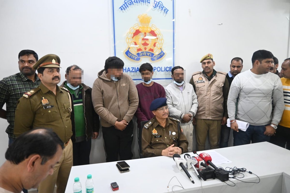 AskAnshul's tweet photo. A racket manufacturing fake "Himalaya Liv. 52 DS" tablets was busted in Ghaziabad.

Around 50,000 fake tablets were seized. Two men Anoop Garg and Nitin Tyagi arrested.

If medicines can be faked this easily, what is really safe anymore? It is not just fraud, it is slow poison masked as treatment that people consume believing it will heal them.