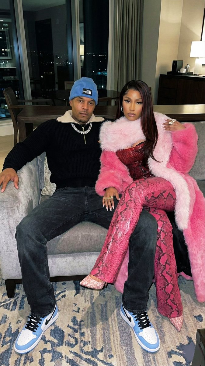 tumbledryyy's tweet image. Mix &amp;amp; Match | Nicki Minaj wearing a Dolce &amp;amp; Gabanna red python skin corset top paired with Roberto Cavalli pink Snake Skin flared trousers and pink Dior monogram heels✨