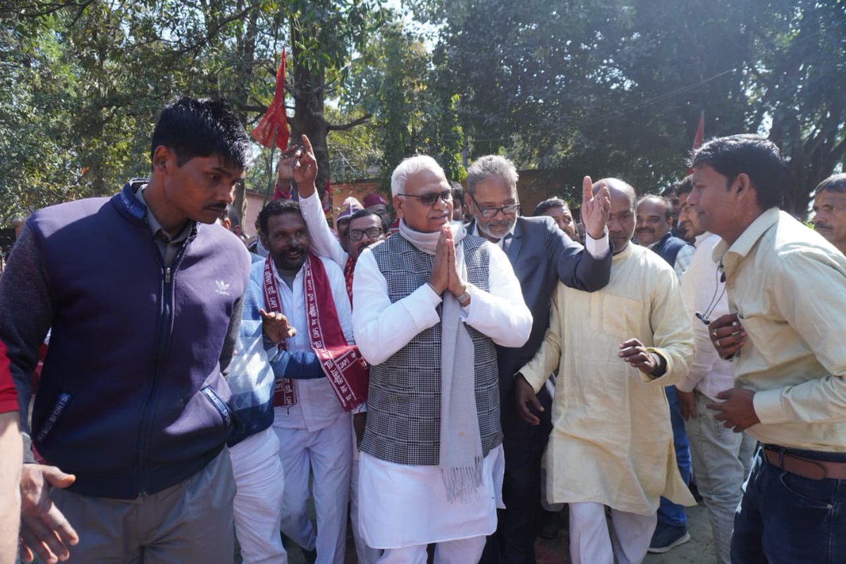 कल जनपद वाराणसी के रामनगर स्थित बुद्ध विहार प्रांगण में जन अधिकार पार्टी के तत्वावधान में बिहार के लेनिन एवं महान समाजवादी चिंतक #बाबू_जगदेव_प्रसाद_कुशवाहा जी की 105वीं जयंती समारोह में शामिल हुआ।

#Varanasi #JanAdhikarParty