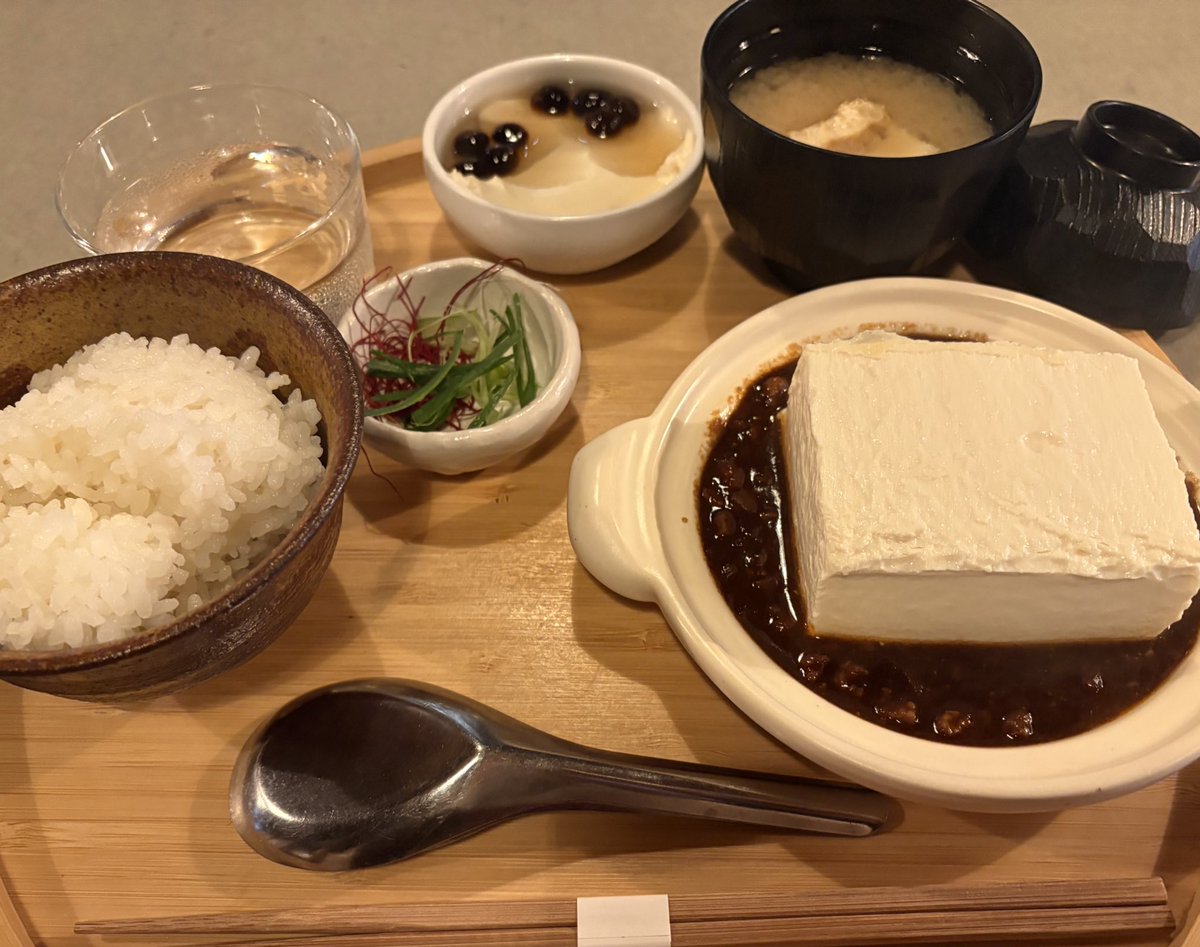 豆腐のインパクがすごいお店