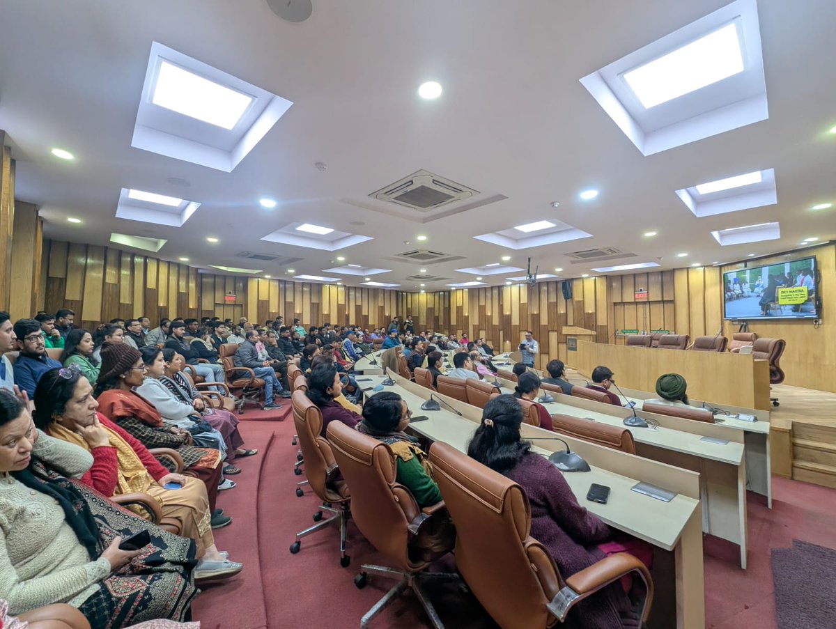 KVS_HQ's tweet photo. #ParikshaPeCharcha26 | Episode 2
All officers and staff of #KVS HQ watched the LIVE telecast of Episode 2 of #PPC2026—an inspiring interaction of Hon’ble PM Sh. @narendramodi with students ahead of the Board Examinations.

@EduMinOfIndia @PMOIndia https://t.co/4p9FiPKYqD