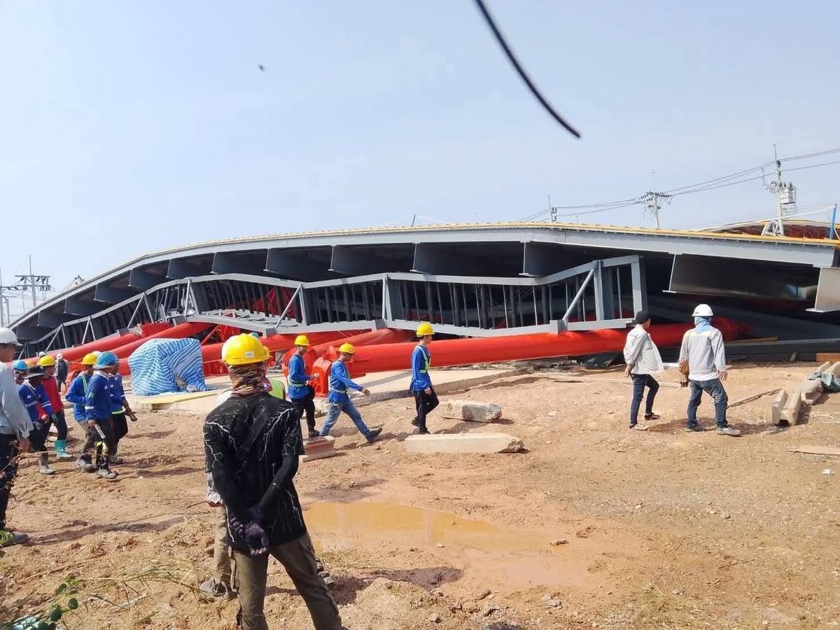 joe_black317's tweet image. เวลา 11.45 น. วันที่ 9 กพ ตำรวจสภ.บางเสาธง รับแจ้งเกิดเหตุอาคารโดมถล่ม ภายในศูนย์ฝึกอบรมและทดสอบทักษะการไฟฟ้านครหลวง (บางพลี) ซอยการเคหะแห่งชาติบางพลี ต.บางเสาธง อ.บางเสาธง จ.สมุทรปราการ
 
เบื้องต้นรับแจ้งมีผู้ได้รับบาดเจ็บไม่ทราบจำนวน อาสากู้ภัยมูลนิธิป่อเต๊กตึ๊ง…