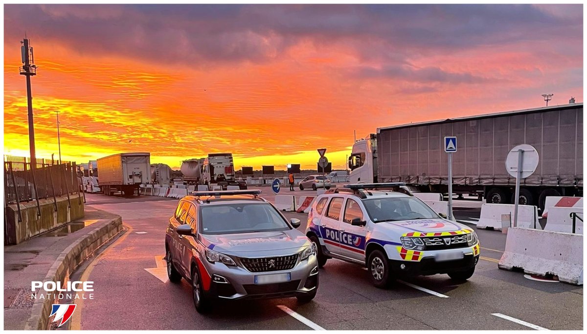 #MondayMotivation | Toujours présents à vos côtés 👮‍♂️👮‍♀️. Bonne semaine à tous 👍