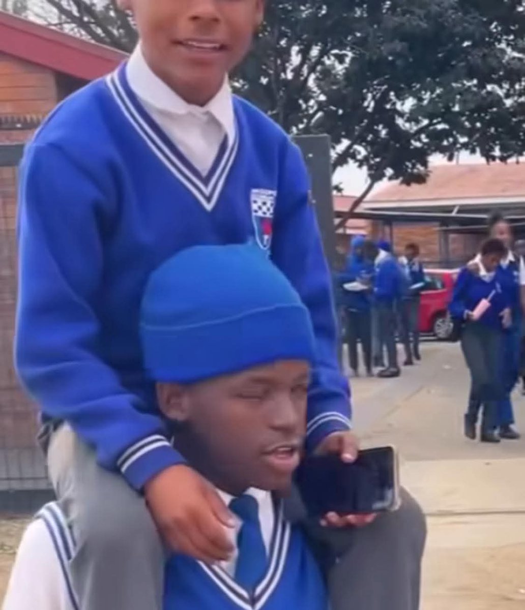 #SONA <a href="/PresidencyZA/">The Presidency 🇿🇦</a> 😢 😭 when I heard the news of his passing I thought of the friend 🧡 may God comfort him . This boy deserves to get an invite from the state president and special mension on the SONA 2026 . He must be honored with order of Ikhamange or something <a href="/SABCNews/">SABC News</a>