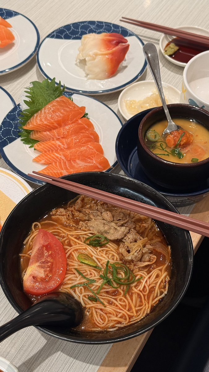 我的智齿可疼了 tweet media